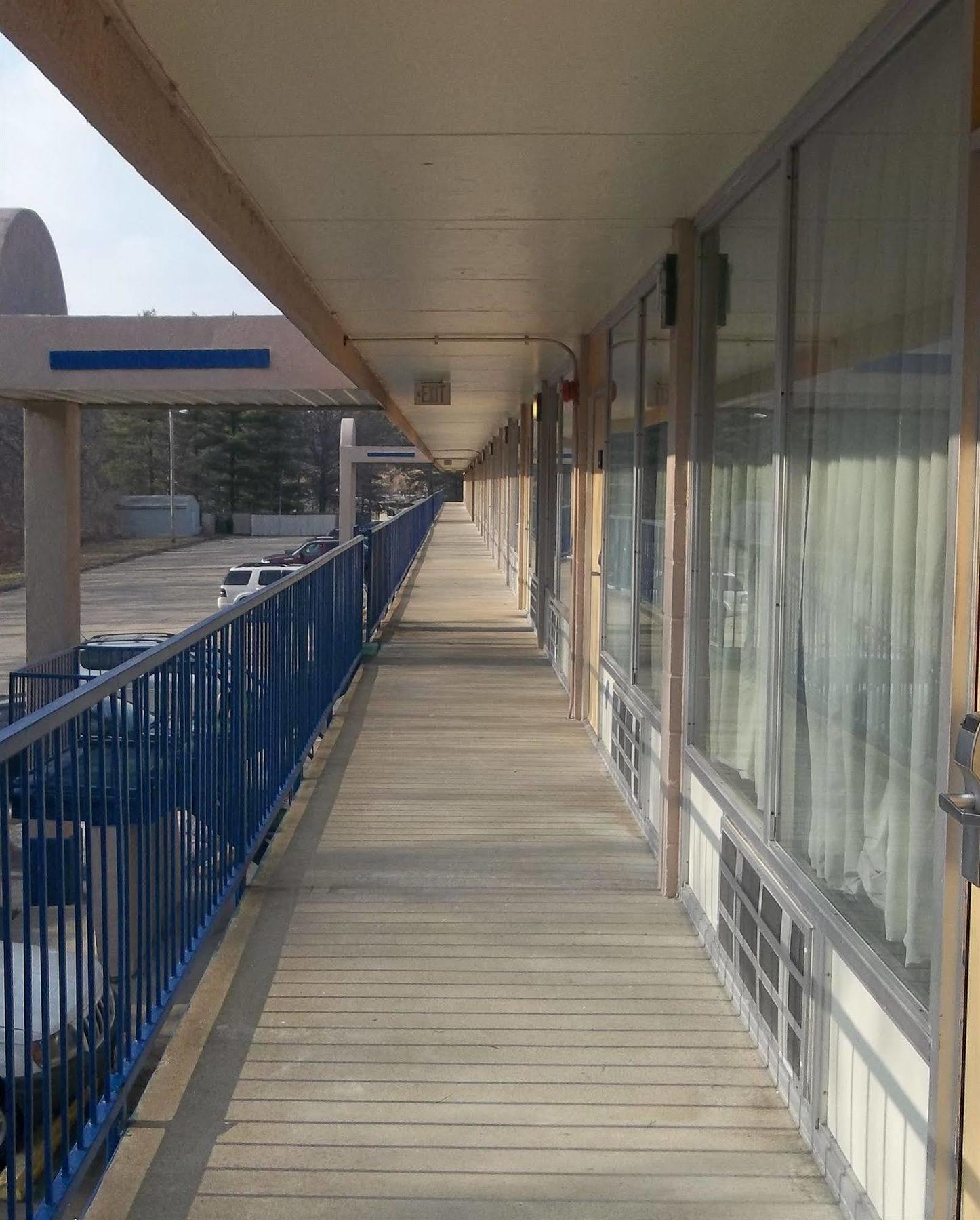 Macomb Inn エクステリア 写真