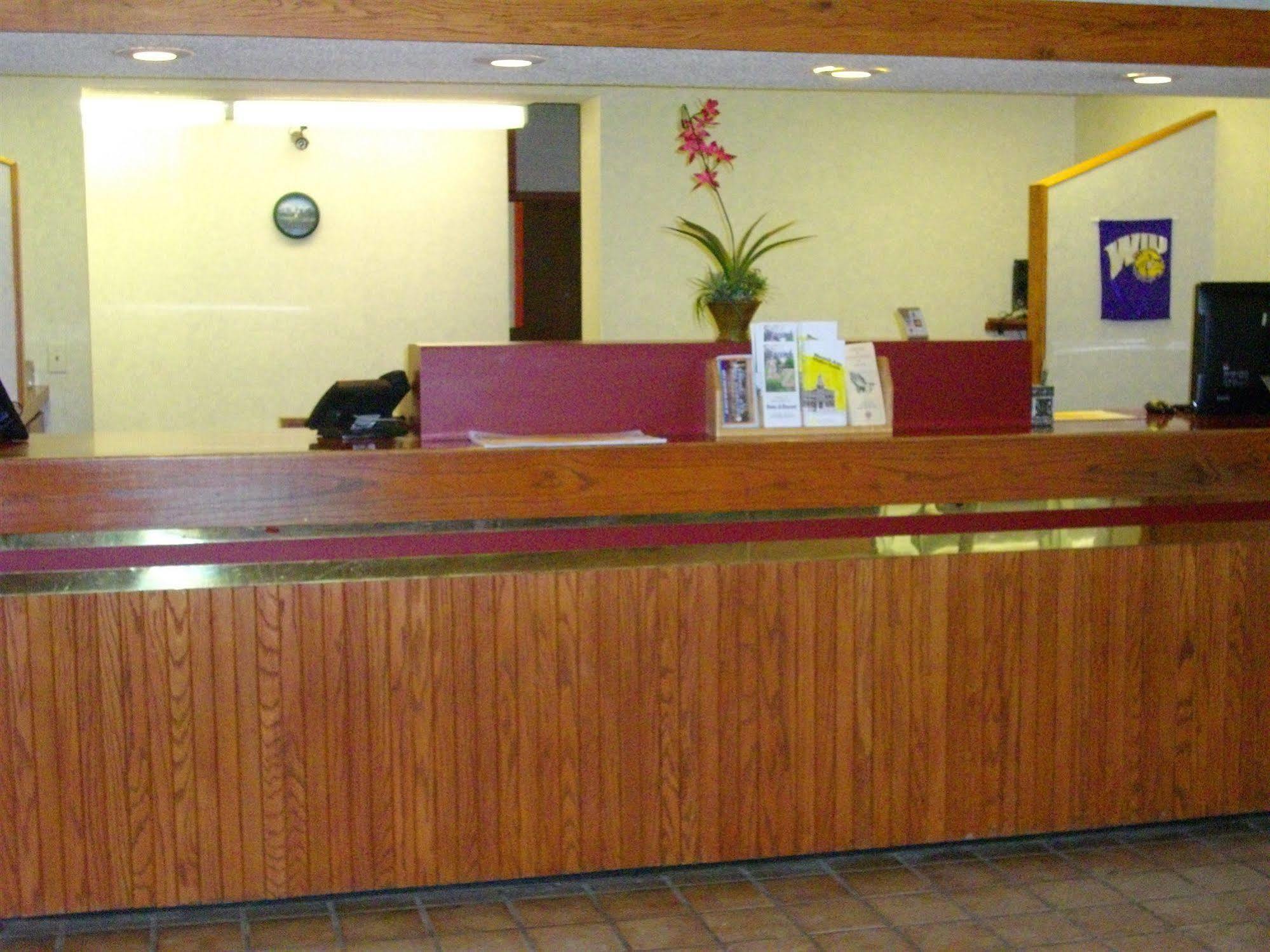 Macomb Inn エクステリア 写真