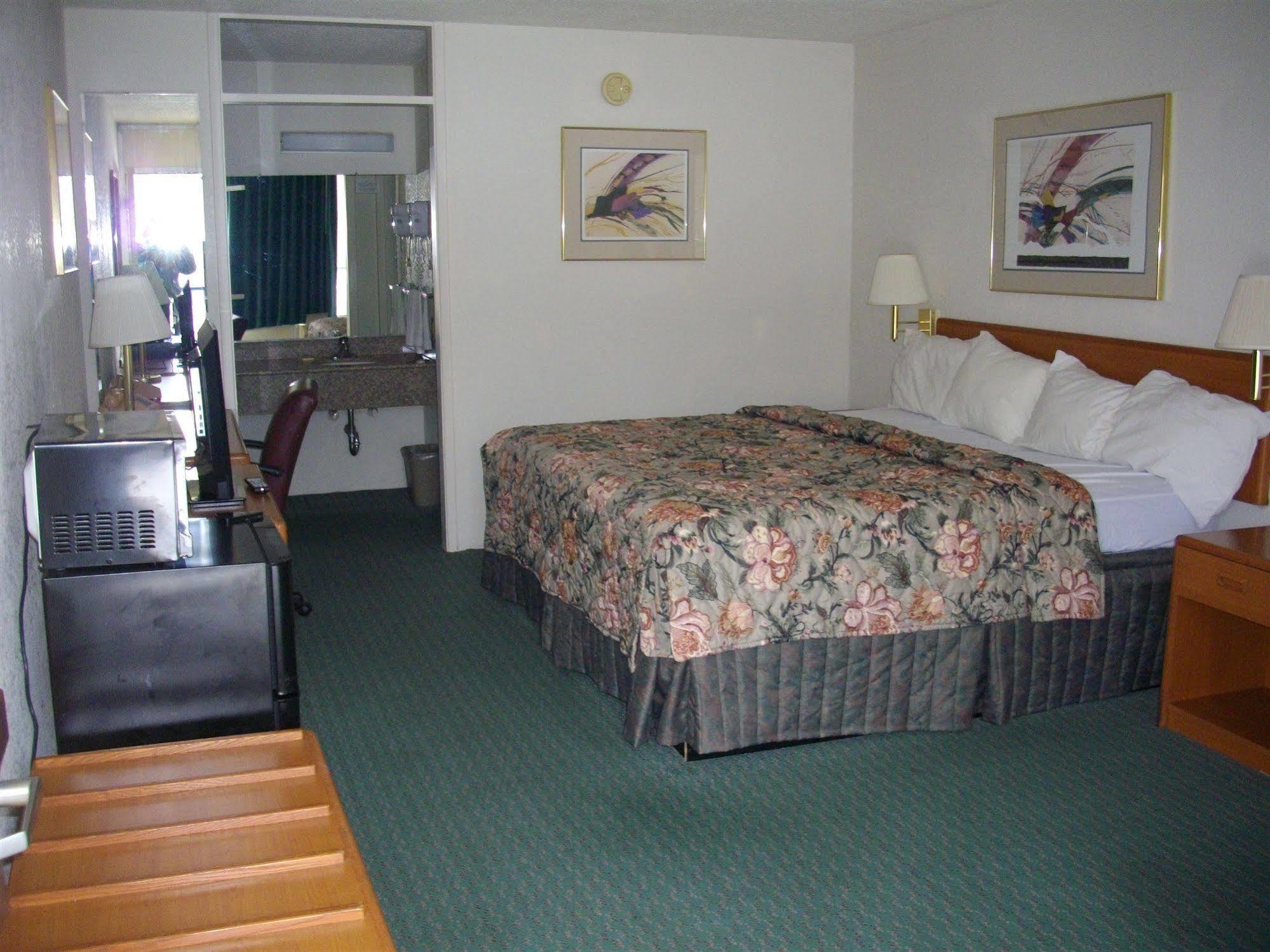 Macomb Inn エクステリア 写真