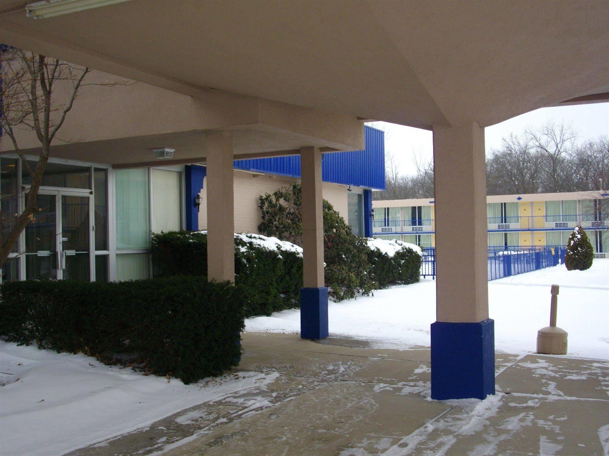 Macomb Inn エクステリア 写真